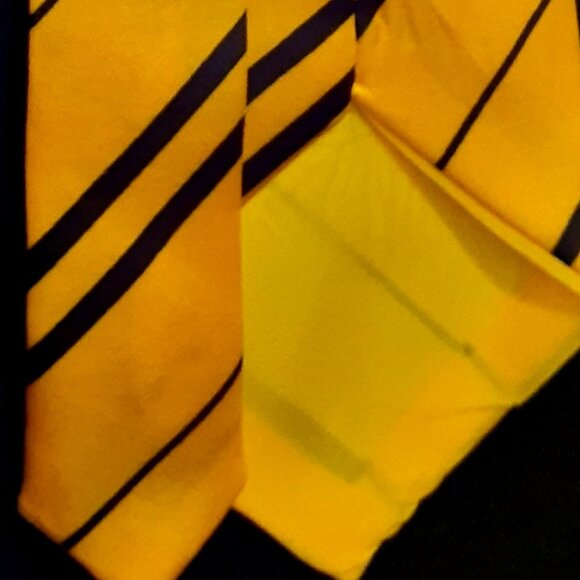 NEW! Harry Potter Hufflepuff Tie from The Wizarding World - In Packaging! -Adult - Picture 3 of 5